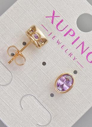 Серьги пусеты xuping с фиолетовым кристаллом d-8,5х6,5мм+- позолота 18к