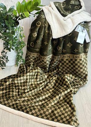 Зимнее велюровое покрывало на овчине 200×220 турецкое