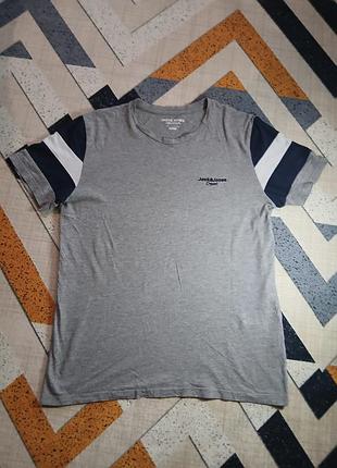👕футболка jack&jones

📏розмір: 50см ширина 66 довгота
 
♻️стан нормальний є 2 маленькі дірочки з переднього боку