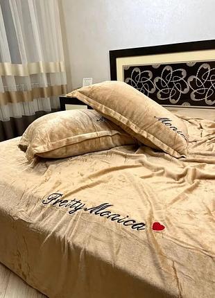 Эстетичное велюровое постельное белье моника полуторное марсала на резинке