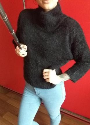 Черный пушистый оверсайз свитер травка с объемным горлом6 фото