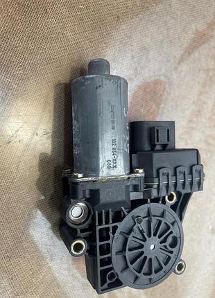 Моторчик скла правий перед ауді a6 c5 1.8 t 2003 4b0959802d