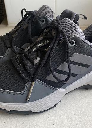 Кросівки демі adidas terrex 32р.