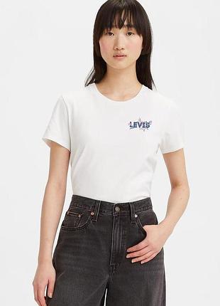 Женская футболка levis
