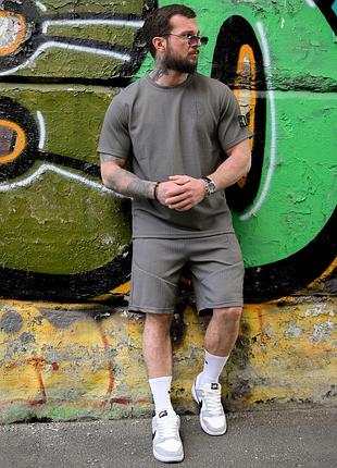Мужской летний костюм stone island серый футболка и шорты универсальный комплект повседневного ношения жатка стон айленд