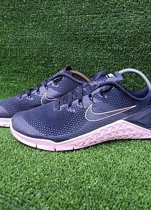 Женские кроссовки nike metcon