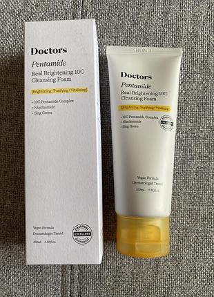 Очищувальна пінка для обличчя doctors pentamide real brightening 10c cleansing foam, 100 мл