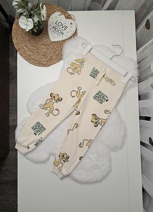 Теплые спортивные штаны с начесом от primark на мальчика 2-3 года (92-98) король лев
