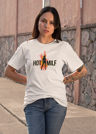 Футболка жіноча із принтом "hot milf" біла
