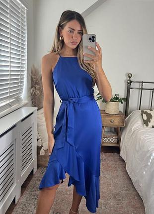 Эффектное асимметричное платье миди с оборкой stylecheat ariana halter frill dress размер 38