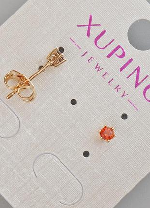 Серьги пусеты xuping с красным кристаллом d-4мм+- позолота 18к