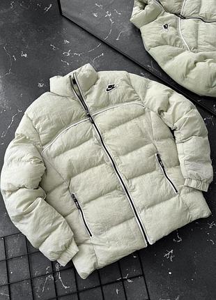 Зимня куртка nike l