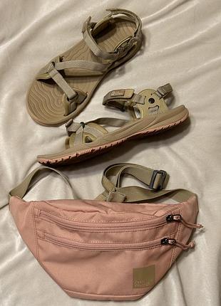 Jack wolfskin сумка і босоніжки
