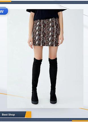 Мініспідниця pull & bear жіноча коричнева зі зміїним принтом animal print, коротка модель прямого крою, розмір s