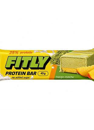 Протеїновий батончик, fitly, для спортивного раціону.