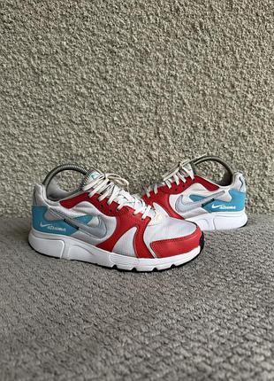 Жіночі кросівки nike atsuma nike air max nike jordan