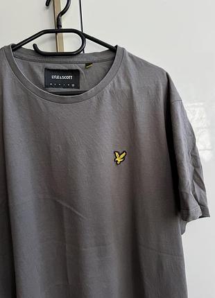 Чоловіча футболка  сіра  розмір xl lyle & scott