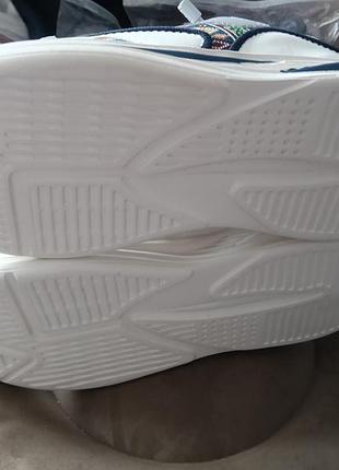 Продам кроссовки 4