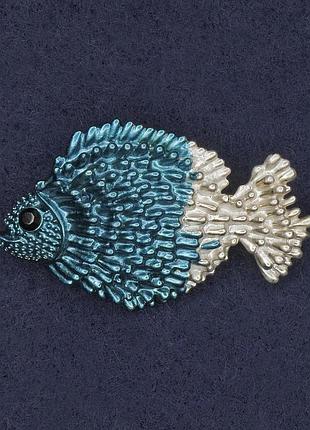 Брошь рыбка голубая и белая эмаль золотистый металл 27х42мм+-