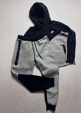 Мужской спортивный костюм nike