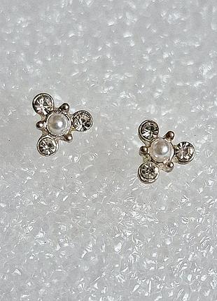 Серьги гвоздики женские