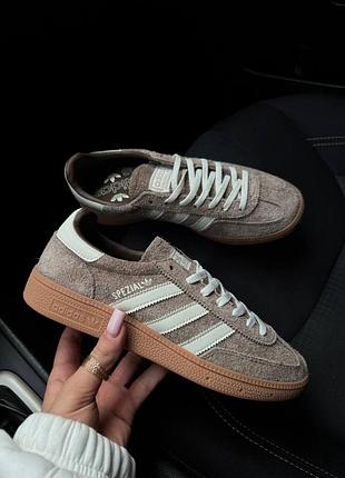 Жіночі кеди кросівки adidas spezial замшеві бежеві на платформі