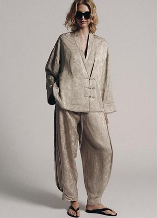 Блейзер жіночий бежевий zara new