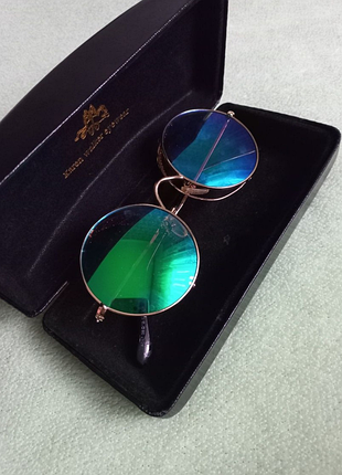 В наличии крутые солнцезащитные очки! состояние отлично! karen walker. кабера входит в сумму