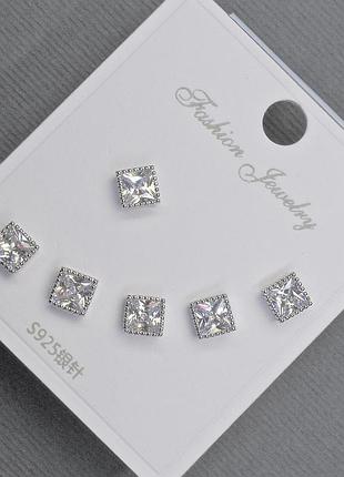 Серьги пусеты 5мм+- серебристый металл белые стразы