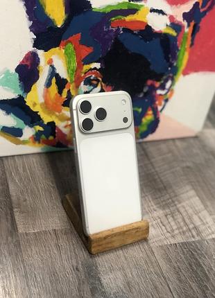 Iphone 17 pro max 512 є сім 15 циклів