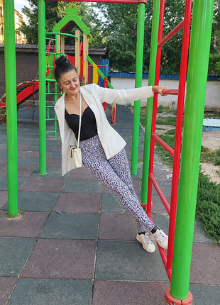 Стильные леггинсы f&amp;f active (анималистичный принт, s)