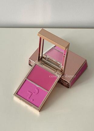 She’s giving кремові сухі яскраво рожеві рум‘яна для обличчя patrick ta major headlines double-take crème & powder blush