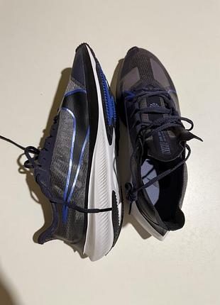 Взуття для бігу zoom gravity 4