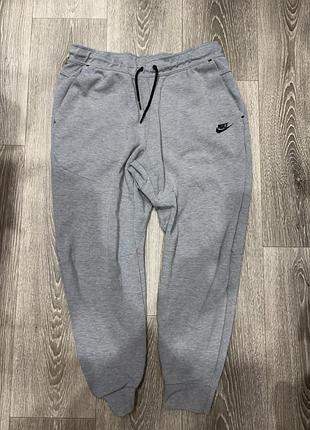 Спортивні штани nike tech fleece , у сірому кольорі , в розмірі м-l