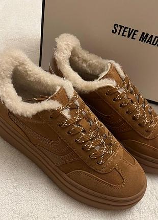 Утеплені кросівки на хутрі від steve madden