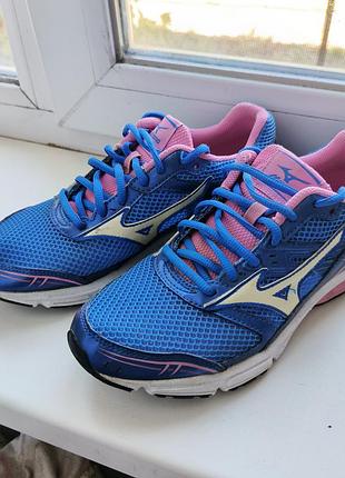 Кросівки жіночі mizuno
