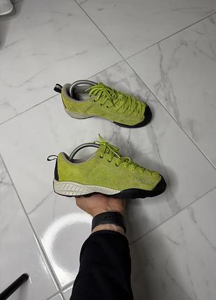 Яскраві дитячі/підліткові кросівки scarpa mojito kid (vibram), р. 35