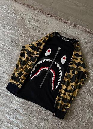 Bape  long sleeve🦈 cond 8.5/10 size l price 2000