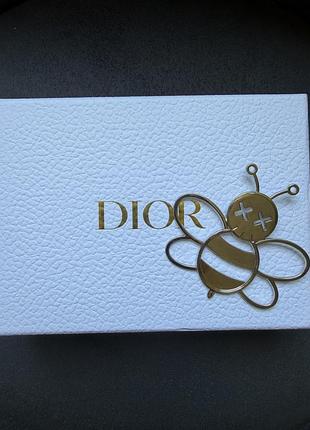 Підвіска dior & kaws "bee"