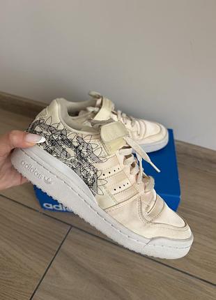 Кросівки adidas