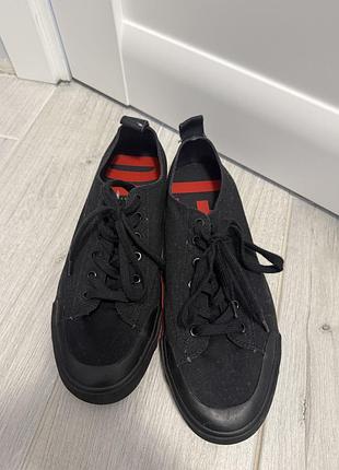 Продам кеди фірми diesel