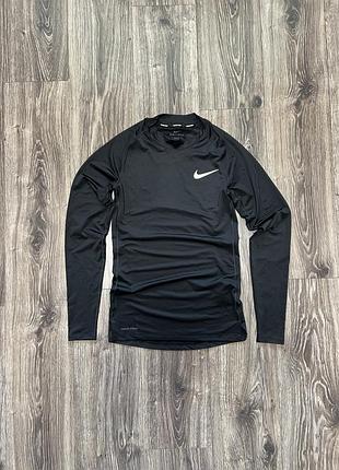 Рашград лонгслив nike pro training 3