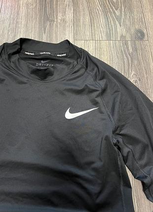Рашград лонгслив nike pro training 5