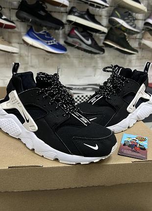 Жіночі кросівки nike air huarache run оригінал чорно-білі спортивні для бігу тренувань залу легкі сітка повсякденні бігові бу 38.5-39 р мʼякі