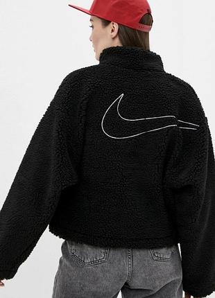 Куртка nike идет оверсайз