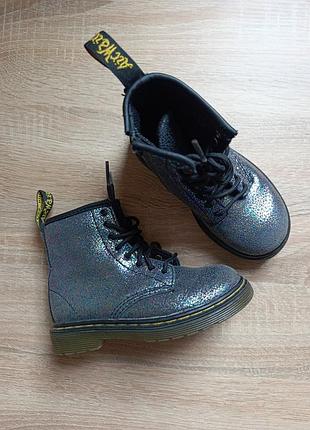 Ботинки осенние dr. martens для девочки 26 размер