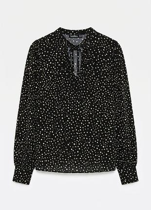 Женская черная блузка boohoo в мелкий горох / стильная кофта с длинным рукавом и вырезом