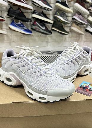 Жіночі кросівки nike air max plus оригінал спортивні для бігу тренувань залу білі бузкові легкі сітка з амортизацією бу 37-37.5 р повсякденні мʼякі