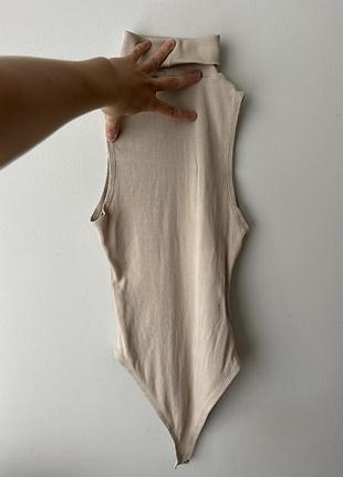 Бежеве боді гольф zara з горлом з горловиною кремове нюдовий беж