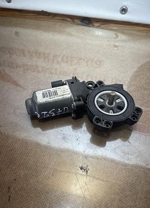 Мотор стеклоподемника перед правый renault clio ii 3d 2010r. 400732c